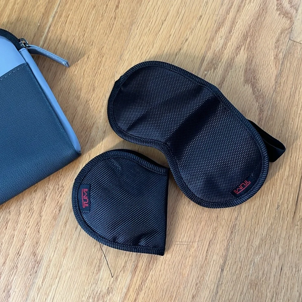 Tumi delta bag